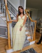 Ball Gown V-neck Tulle Lace Prom Dresses With Appliques Lace