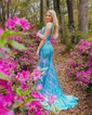 Trumpet/Mermaid V-neck Sequined Sweep Train Prom Dresses