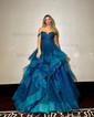 Ball Gown/Princess Off-the-shoulder Glitter Floor-length Prom Dresses With Appliques Lace