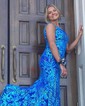 Trumpet/Mermaid V-neck Sequined Sweep Train Prom Dresses