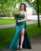 Trumpet/Mermaid Scoop Neck Silk-like Satin Sweep Train Prom Dresses With Appliques Lace