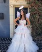 Ball Gown/Princess Sweetheart Tulle Glitter Sweep Train Prom Dresses With Appliques Lace