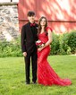 Trumpet/Mermaid Sweetheart Sequined Sweep Train Prom Dresses With Appliques Lace