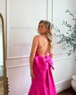 Unique Trumpet/Mermaid Satin V-neck Bow Prom Dresses